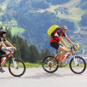 Senioren und E-Bikes: Sanfte Mobilität und ihre Gefahren