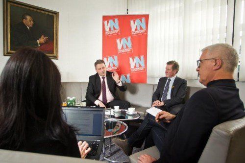 Minister Andrä Rupprechter (l.) in Begleitung von LR Erich Schwärzler zu Gast bei den VN.  FOTO: VN/STEURER