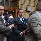 Prozessauftakt: Zeugin belastet Pistorius schwer