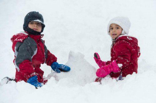 Osmanaki und Toana aus Lustenau freuten sich über den späten Wintereinbruch.