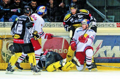 Play-off-Eishockey in Reinkultur: Niki Petrik, Dave Meckler, Robert Lembacher, Alex Plante und Andreas Kristler. Foto: gepa