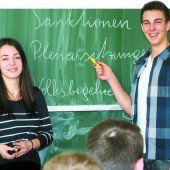 Schüler klären Begriffe der Demokratie