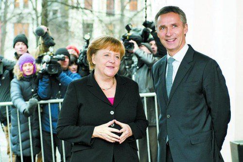 Stoltenberg mit der deutschen Kanzlerin Angela Merkel. Foto: EPA