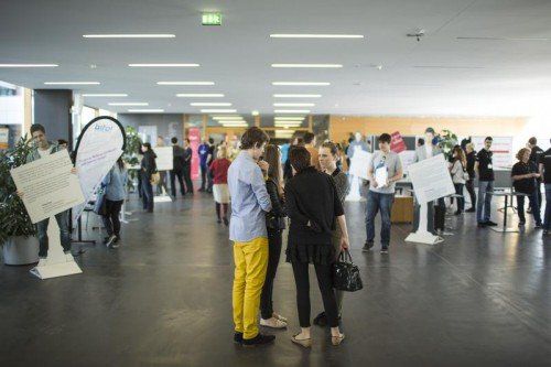 Studierende informierten interessierte Besucher. Foto: FHV