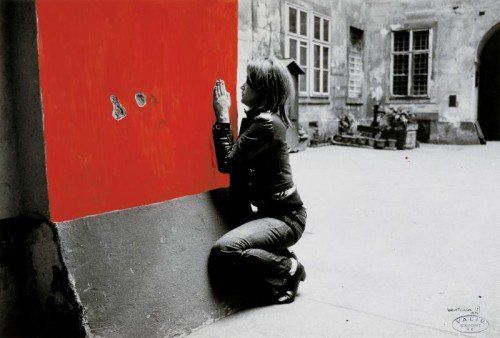 VALIE EXPORT: „Verletzungen I“, 1972. Foto: Archiv der Künstlerin