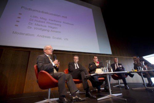 Wohnbaudiskussion: (v. l.) Dr. Wolfgang Amann, LSth. Rüdisser, Scalet (VN), Eigentümervertreter Hagen, Baumeister Rhomberg. VN/Paulitsch