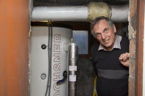 Zu Hause installiert Lorenz Hinterauer eine energieeffiziente Wärmepumpe. Energieeffizienz hat ihn schon immer interessiert. Foto: VN/Paulitsch