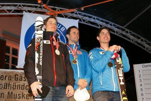 Zusammen mit Philipp Schörghofer (Mitte) durften Magnus Walch (l.) und Marcel Mathis das Siegerpodest besteigen Foto: Montafon-Tourismus
