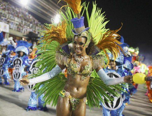 Zwölf Samba-Schulen traten in einer großen Parade gegeneinander an. Diese Tänzerin gehört zur „Mocidade Independente“-Samba-Schule. RTS