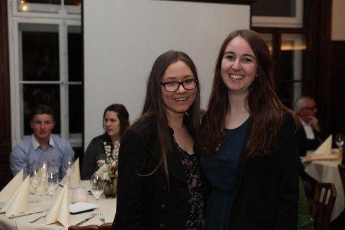 Interact-Club-Präsidentin Paula Zaponig und Vize Laura Schatz.  