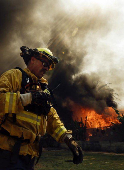 1000 Feuerwehrmänner waren in San Diego im Einsatz.  FOTO: AP