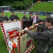 Hundert Rekruten in Bürs angelobt