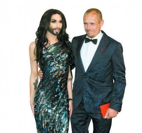 Arm in Arm: Conchita Wurst mit Life-Ball-Organisator Gery Keszler.