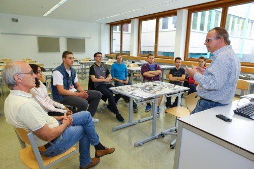 Auch dass man sich durch verschiedene Quellen informieren muss, ist Thema. Foto: VN/Hofmeister