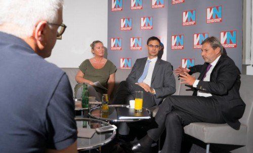 „Beim Freihandelsabkommen beschäftigen Österreich zu Recht die Standards bei der Lebensmittelsicherheit“: EU-Kommissar Hahn (r.).  VN/kh