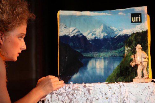 Christine Müller vom Theater Hand & Werk präsentiert „Die Legende von Wilhelm Tell“ beim Homunculus-Festival in Hohenems. foto: homunculus/theater Hand & Werk