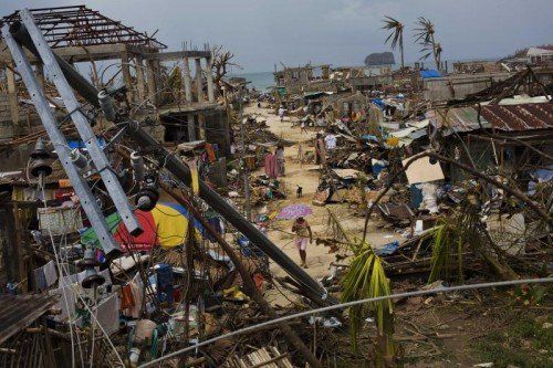 Der Taifun „Haiyan“ fegte vor einem halben Jahr über die Philippinen: Rund vier Millionen Menschen wurden obdachlos.  FOTO: AP