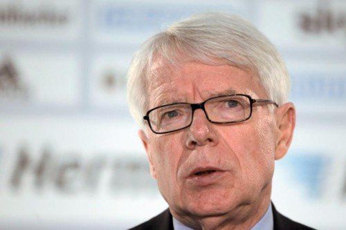 DFL-Chef Reinhard Rauball plädiert für ein neues Votum. foto: epa