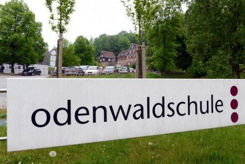 Die Ermittlungen gegen einen Lehrer wurden eingestellt. Dafür steht jetzt ein Kinderarzt unter Missbrauchsverdacht.  Foto: EPA