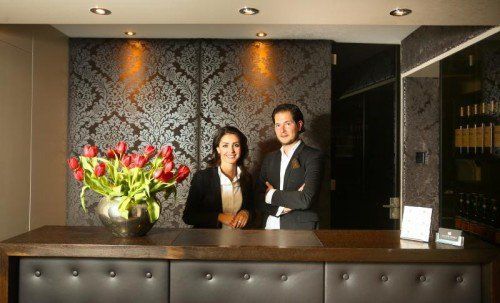 Die Gutwinski-Hoteliers Klemens Banas und Laura sind in der Feldkircher Innenstadt die perfekten Gastgeber. fotos: vn/hartinger
