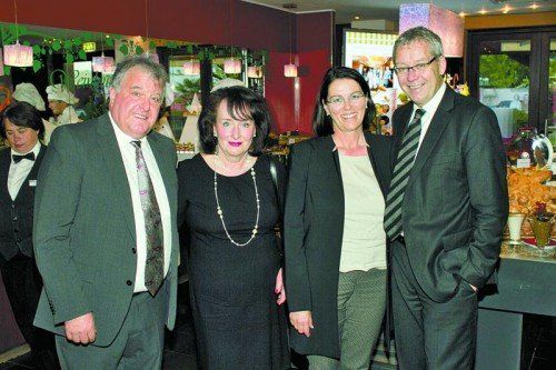 Direktor Franz Schlatter (l.) mit Margarethe und Birgit sowie Landesstatthalter Karlheinz Rüdisser.  Fotos: Franc