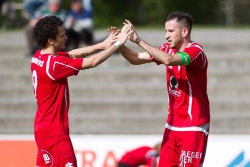 Dornbirns Elvis Alibabic (l.) und Kapitän Semih Yasar wollen im letzten Heimspiel der Rothosen den Ligaverbleib endgültig fixieren. Foto: steurer