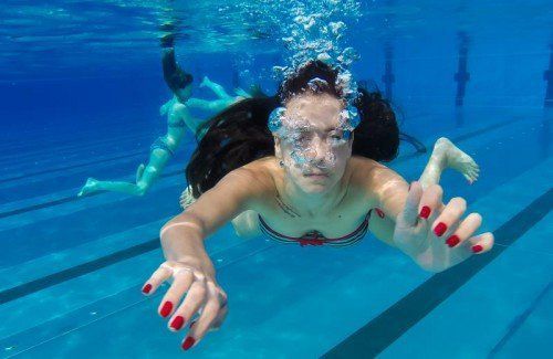 feature, wetter, wetter feature, wetterfeature, sommer, sonne, baden, schwimmbad, freibad, waldbad enz in dornbirn, sarah aus dornbirn, unterwasser, unterwasserkamera, aufgenommen mit einer gopro