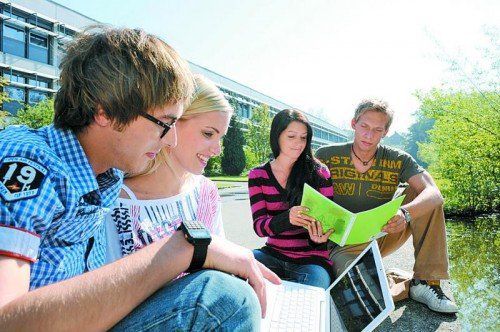 Immer mehr Bildungshungrige entscheiden sich für ein Fernstudium. Das Studienzentrum Bregenz ist der ideale Ansprechpartner dafür. Foto: jku