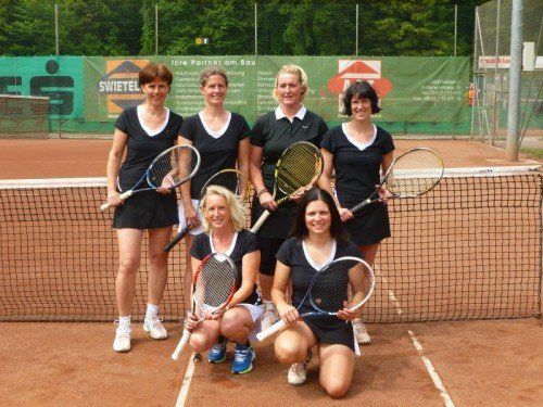 Julia Micheli, Catharina De Vries, Petra Latzer, Dunja Zwerger-Holdermann (hinten v. l.), Beate Scheid und Carmen Heiß (vorne v. l.). Privat