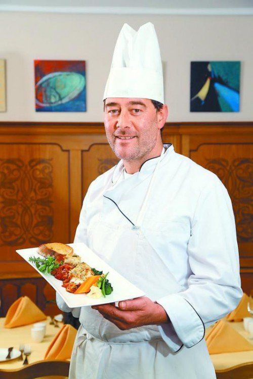 Jury-Mitglied Horst Gerold vom „Krönele“ in Lustenau freut sich schon auf Ihr Lieblingsrezept.  Foto: VN/Hofmeister