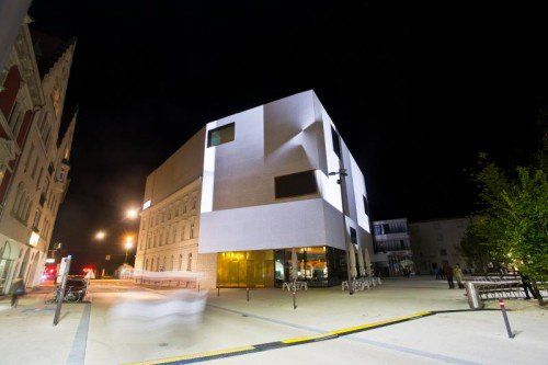 Lichtkunst an der Fassade des Vorarlberg Museum