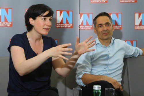 Marie Ringler zu Gast in der VN-Redaktion mit Hubert Rhomberg.  Foto: VN/Hofmeister