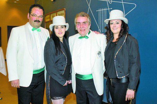 Verzauberten das Publikum: Fredy (l.) und Stefanie Himmer sowie Ferdinand Lampert mit Sabrina Tschann-Himmer.  Fotos: Franc