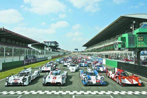 54 Autos und über 150 Piloten: Das Le-Mans-Starterfeld ist wieder gigantisch. Vorne die LMP1-Renner von Porsche, Audi, Toyota und dem Rebellion-Privatteam. Foto: wec
