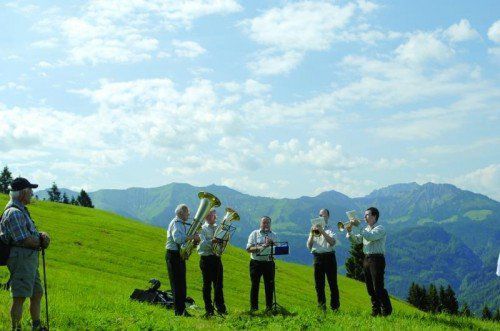 Am Sonntag wird wieder traditionell zum Weisenblasen auf die Alpe Schwende geladen.
foto: triesner santa merta bläser