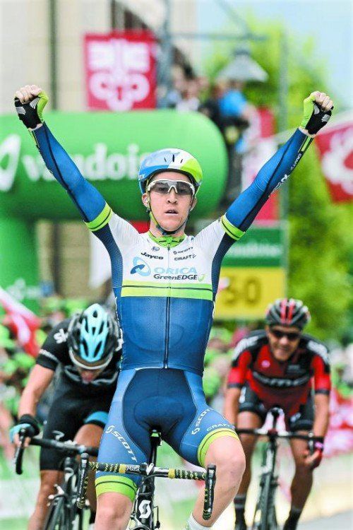 Cameron Meyer jubelt über den Sieg in Sarnen. Foto: ap