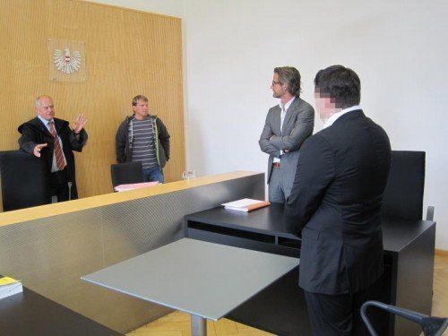 Das Geständnis des Angeklagten (r.) wirkte sich mildernd auf das Urteil aus. Eine noch offene Haftstrafe wurde jedoch widerrufen. VN/Sohm