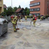 Hunderte Liter Heizöl flossen auf die Straße