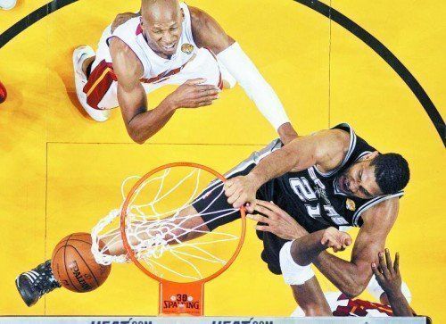 Der Altmeister in Hochform: Tim Duncan. Foto: ap