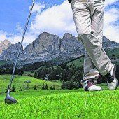 Golfen am Fuße der Dolomiten