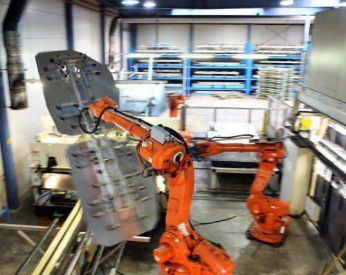 Die derzeitige Steuerpolitik fördere die Automation in Betrieben und schade dem Arbeitsmarkt, so Unternehmer Lingenhöle.  Foto: Gindl