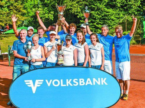 Die neuen Tennismeister sind die alten: Der TC Altenstadt verteidigte bei den Herren, der TC Dornbirn bei den Damen den Titel mit Erfolg. Foto: oliver lerch