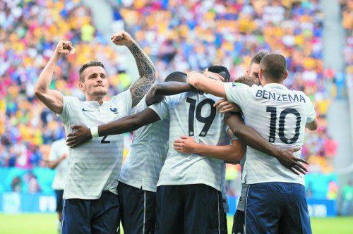 Frankreichs Kicker hatten enorm viel Mühe mit Nigeria. Die Afrikaner machten es der Grande Nation extrem schwer, am Ende durften die Franzosen aber über einen 2:0-Sieg jubeln. Foto: epa