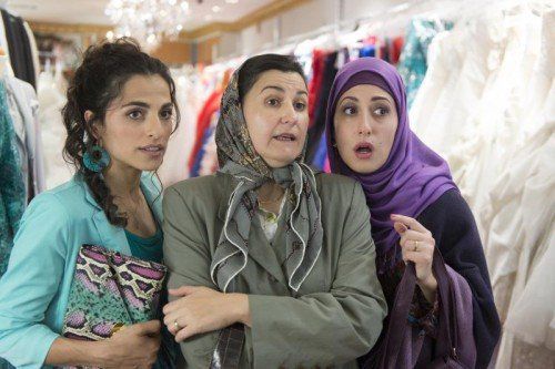 Hatice Akyün beschreibt in ihrer Autobiografie „das normale Bild einer türkischstämmigen Frau“.  Foto: Thimfilm