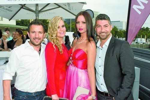 In Partylaune: Lukas Marberger, Melanie Blümel, Madlen Jankovic und Veli Fidan (v. l.). Fotos: Franc