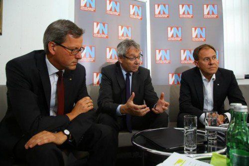 Johannes Ortner (Raiffeisen-Vorstand), Landesstatthalter Karlheinz Rüdisser, Tourismus-Direktor Christian Schützinger. Foto: VN/Hofmeister