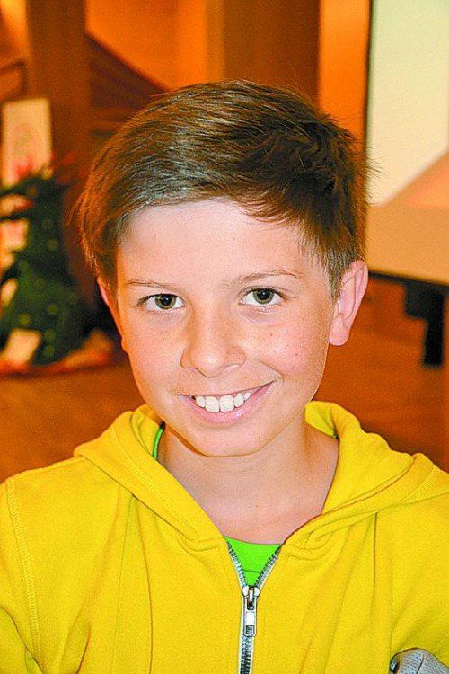 Maximilian Kuster, 
12 Jahre, aus Schruns
Mir gefällt bei der Buchmesse in Götzis vor allem die bequeme Lesecouch. Toll ist, dass wir uns in kleinen Gruppen hier umschauen dürfen – ohne den Lehrer. Ich mag sehr gerne Fußballbücher.