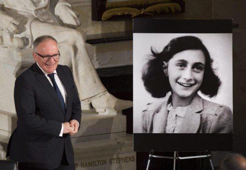 Minister Timmermans bei einer Gedenkfeier für Anne Frank. Foto: EPA