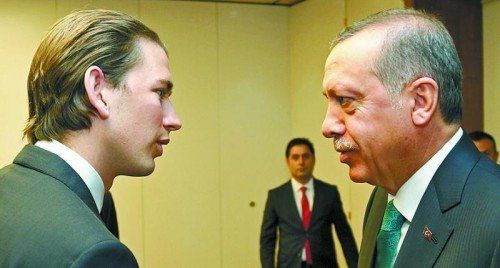 Ministerpräsident Erdogan (r.) und Kurz auf dem Foto, das dessen Außenamt gestern von dem Treffen veröffentlichte. Foto: APA
