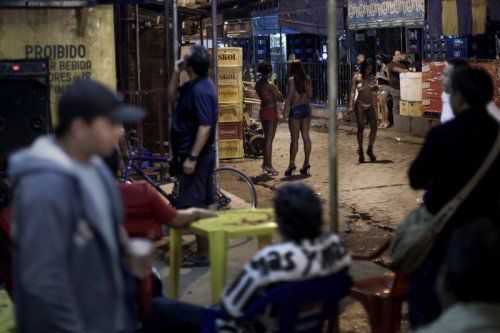 Nächste Woche startet die Fußball-WM. Das Großereignis lockt auch viele Sextouristen an.  Foto: AP